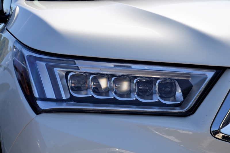 concession-COLLONGUES-min_acura-headlamp-2834131